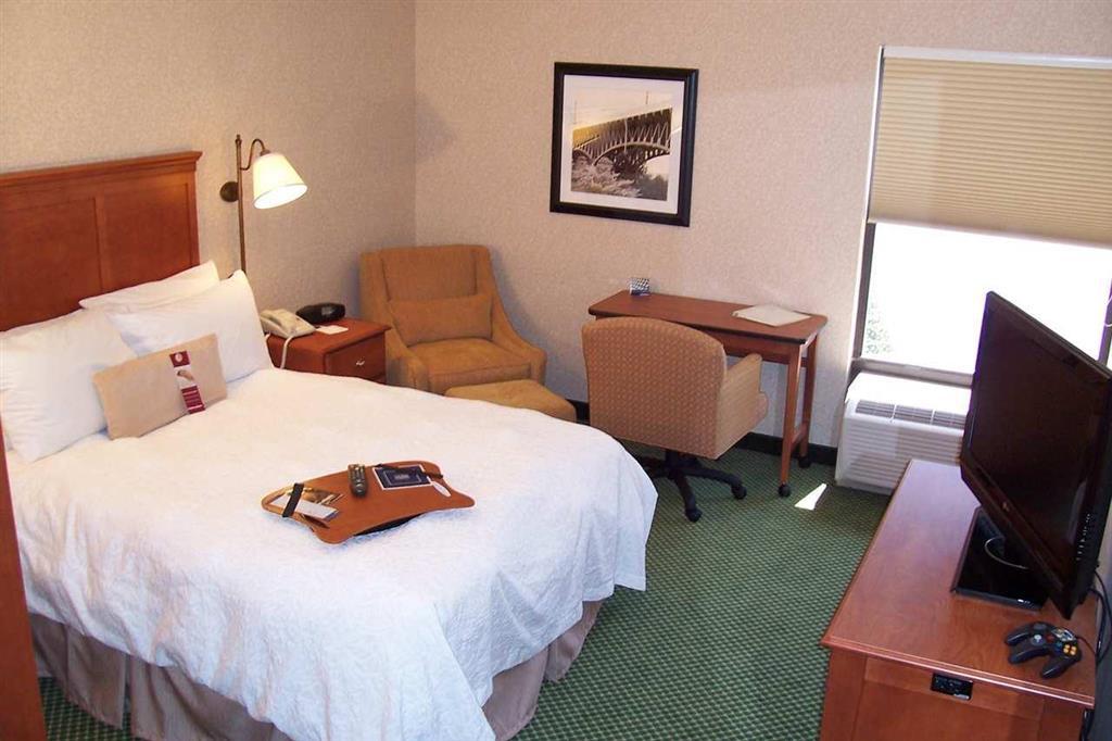 Hampton Inn Toledo-South/Maumee Habitación foto